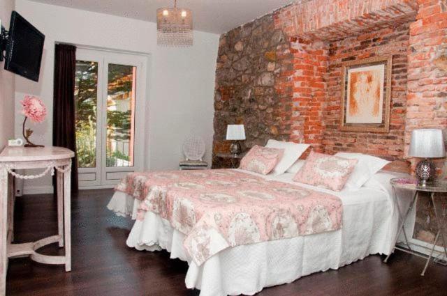 Hostal Jardin Secreto Santander Exterior photo
